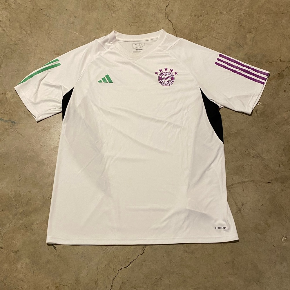 Bayern Munich Warmup Shirt XL